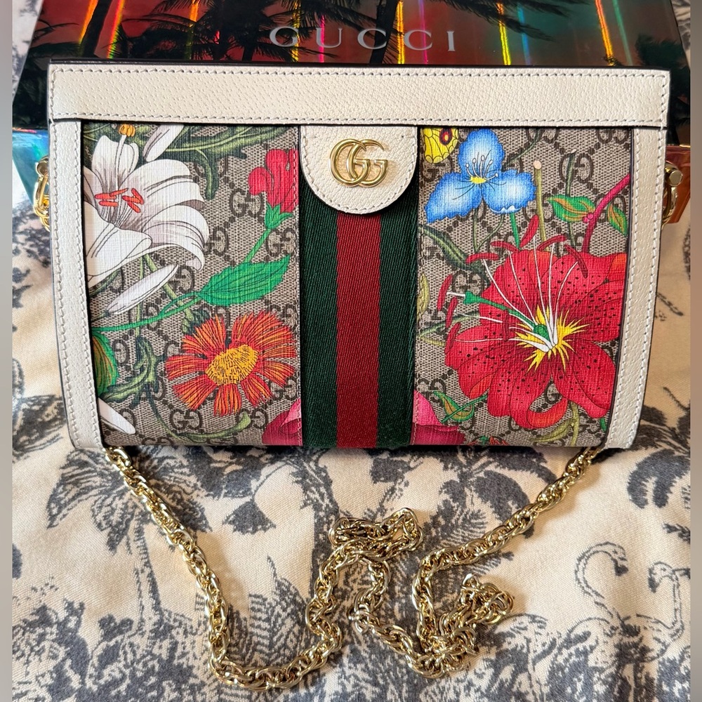 Gucci Ophidia multicolor shoulder bag with floral print and gold chain. New.